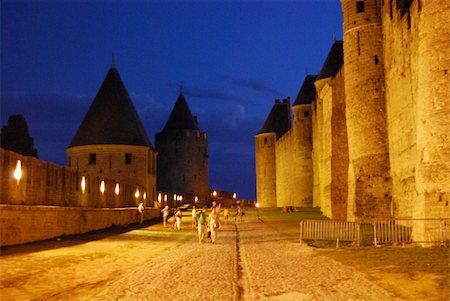 The fab town of Carcassonne, in the heath of medieval France Foto de stock - Super Valor sin royalties y Suscripción, Código: 400-05178351