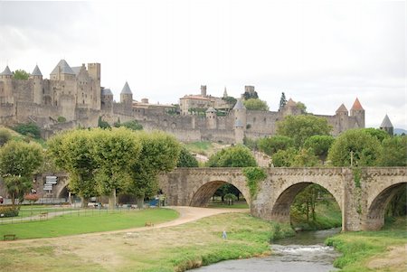 The fab town of Carcassonne, in the heath of medieval France Foto de stock - Super Valor sin royalties y Suscripción, Código: 400-05178353