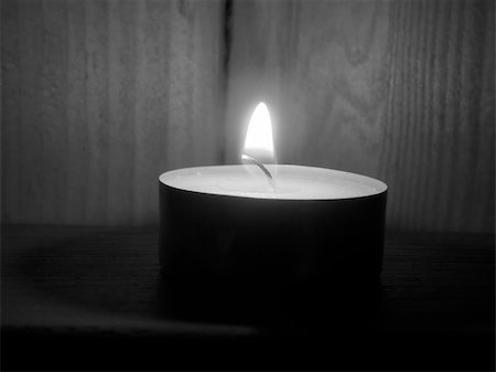 simsearch:400-03962424,k - detail of a candle in the dark night Stock Photo - Budget Royalty-Free & Subscription, Code: 400-05179318