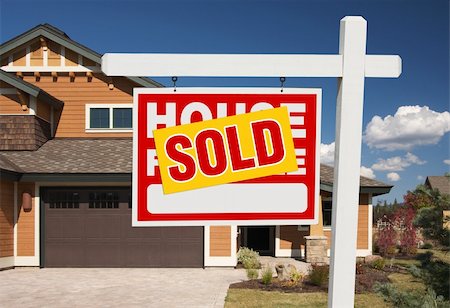 simsearch:400-04994839,k - Sold Home For Sale Sign in Front of Beautiful New House. Stock Photo - Budget Royalty-Free & Subscription, Code: 400-05179715