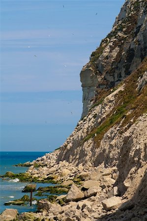 etretat - Cliffs on the North  sea. The coastline of France Photographie de stock - Aubaine LD & Abonnement, Code: 400-05170091