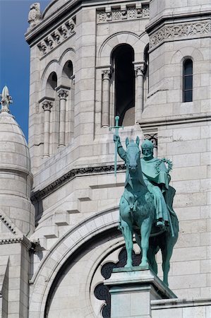 simsearch:400-04639099,k - Sculpture on the cathedral of Sacre Coeur. Paris, France Stockbilder - Microstock & Abonnement, Bildnummer: 400-05170100