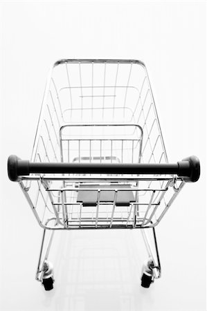 empty shopping cart - Overhead View Of Shopping Cart Photographie de stock - Aubaine LD & Abonnement, Code: 400-05171298