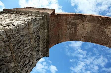 Arch of Galerius in Thessaloniki Photographie de stock - Aubaine LD & Abonnement, Code: 400-05185420