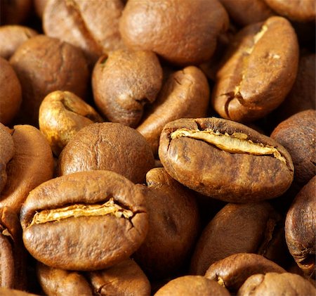 simsearch:400-04313939,k - Close up of the aromatic coffe beans Stock Photo - Budget Royalty-Free & Subscription, Code: 400-05187524