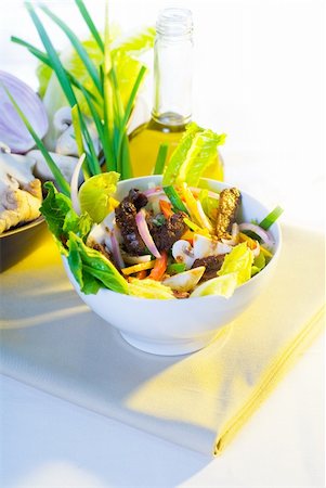 simsearch:400-07894253,k - fresh colorfull thai beef salad on a bowl close up Stock Photo - Budget Royalty-Free & Subscription, Code: 400-05187975