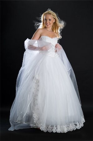 simsearch:400-05208182,k - Young blonde woman in a wedding dress Foto de stock - Royalty-Free Super Valor e Assinatura, Número: 400-05180768