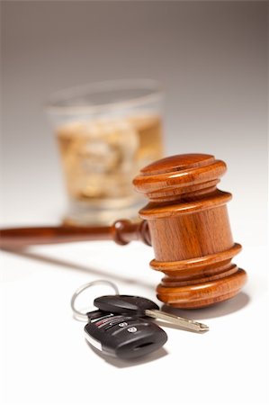 simsearch:400-05195371,k - Gavel, Alcoholic Drink & Car Keys on a Gradated Background - Drinking and Driving Concept. Photographie de stock - Aubaine LD & Abonnement, Code: 400-05194820