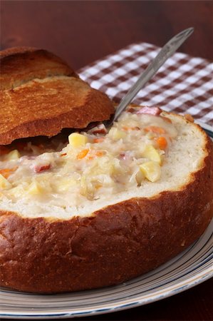 simsearch:400-07301312,k - Traditional Czech cabbage soup made from sauerkraut with potato, carrot and meat sausage, served in a bread bowl Stockbilder - Microstock & Abonnement, Bildnummer: 400-05195367