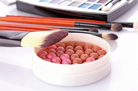 simsearch:400-04856775,k - cosmetic brushes  brush , eye shadows and rouge  on the white background Stock Photo - Budget Royalty-Free & Subscription, Code: 400-05197294