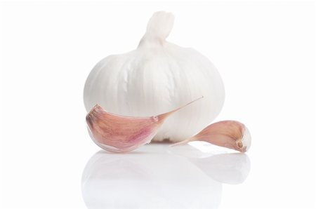 simsearch:400-05190028,k - Fresh garlic isolated on white Foto de stock - Super Valor sin royalties y Suscripción, Código: 400-05190152