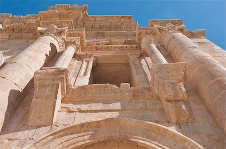 simsearch:400-04836184,k - Roman building in Jerash, Jordan Photographie de stock - Aubaine LD & Abonnement, Code: 400-05190532