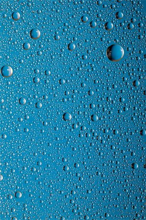 simsearch:400-05334572,k - Water drops on a glass surface. Nature collection. Stockbilder - Microstock & Abonnement, Bildnummer: 400-05205268