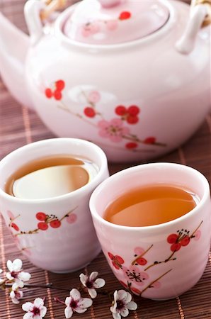 simsearch:400-08045087,k - Green tea set with teapot and cups Stock Photo - Budget Royalty-Free & Subscription, Code: 400-05206772