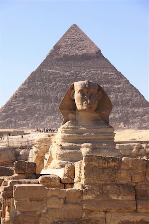 great ancient sculpture of egyptian sphinx and pyramid Foto de stock - Super Valor sin royalties y Suscripción, Código: 400-05207688