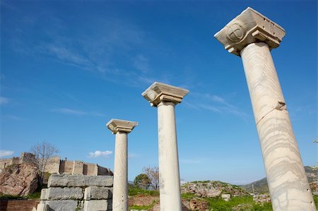 simsearch:400-05205193,k - The ruins of the st. Johns Basilica constructed in the 5th Century AD by Emperor Justinian on Ayasuluk Hill, Selcuk, Ephesus, Turkey. Foto de stock - Super Valor sin royalties y Suscripción, Código: 400-05208062