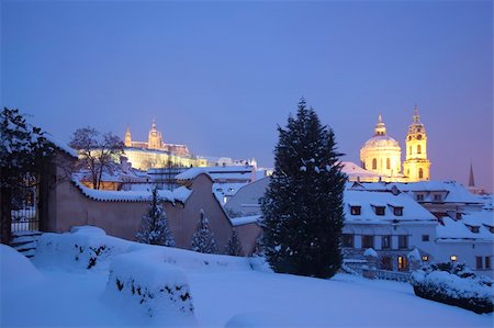 prager schloss - prague - hradcany castle and st. nicolaus church in winter Photographie de stock - Aubaine LD & Abonnement, Code: 400-05208703