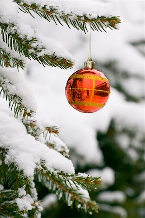 simsearch:400-06477568,k - Christmas decorating bulbs and a snowy branch Stock Photo - Budget Royalty-Free & Subscription, Code: 400-05208746