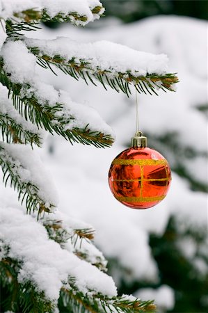 simsearch:400-06477568,k - Christmas decorating bulbs and a snowy branch Stock Photo - Budget Royalty-Free & Subscription, Code: 400-05208747