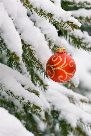 simsearch:400-04723812,k - Christmas decorating bulbs and a snowy branch Stock Photo - Budget Royalty-Free & Subscription, Code: 400-05208750