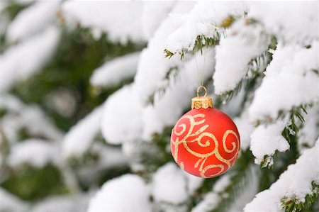 simsearch:400-04723812,k - Christmas decorating bulbs and a snowy branch Stock Photo - Budget Royalty-Free & Subscription, Code: 400-05208751