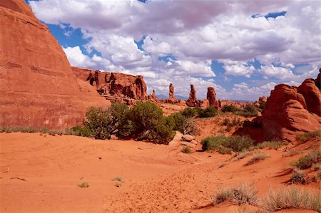 simsearch:400-05119470,k - Red Desert, Arches National Park, Utah, USA Photographie de stock - Aubaine LD & Abonnement, Code: 400-05201095