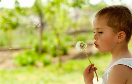 simsearch:400-04693135,k - Happy childhood in the vilage Foto de stock - Super Valor sin royalties y Suscripción, Código: 400-05202177