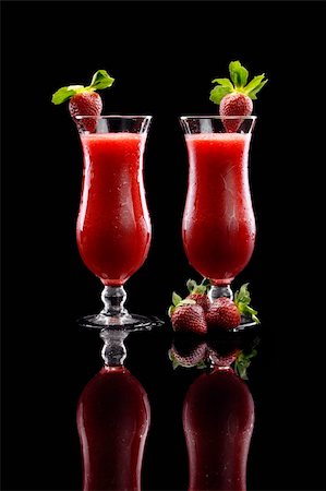 simsearch:400-05202345,k - Or plain strawberry smoothie Stock Photo - Budget Royalty-Free & Subscription, Code: 400-05202358
