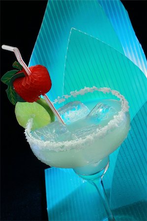 salt rim - An sliced lime on blue Stock Photo - Budget Royalty-Free & Subscription, Code: 400-05202362