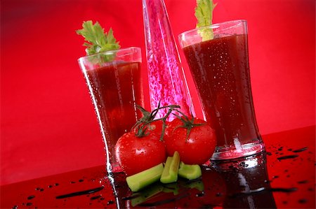 simsearch:400-05202358,k - Or plain fresh tomato juice Foto de stock - Royalty-Free Super Valor e Assinatura, Número: 400-05202379