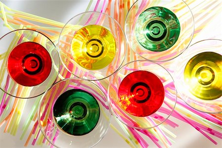 simsearch:400-04647118,k - Multicolored martinis and colorful straws Stockbilder - Microstock & Abonnement, Bildnummer: 400-05202409