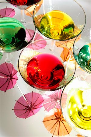 simsearch:400-05202358,k - Multicolored martinis and colorful umbrellas Foto de stock - Royalty-Free Super Valor e Assinatura, Número: 400-05202410