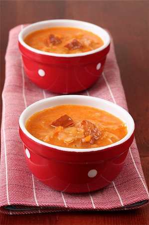 simsearch:400-07301312,k - Cabbage soup made from sauerkraut with red pepper Stockbilder - Microstock & Abonnement, Bildnummer: 400-05203258