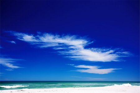 simsearch:400-05172889,k - Interesting looking skyline on a white sandy beach. Photographie de stock - Aubaine LD & Abonnement, Code: 400-05203579