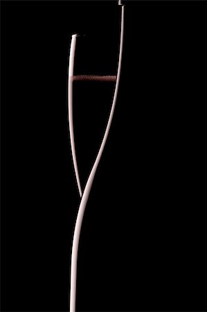 silhouette bottle wine - Silhouette of a champagne bottle with glass of bubbly Photographie de stock - Aubaine LD & Abonnement, Code: 400-05203908