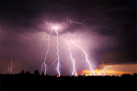 Big thunderbolt Photographie de stock - Aubaine LD & Abonnement, Code: 400-05214565