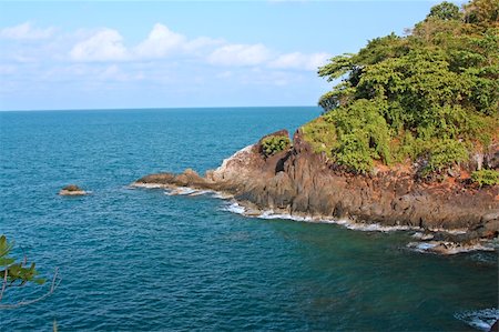 simsearch:400-07295714,k - Rocky and wooded shore. Coast of Koh Chang island, Thailand Stock Photo - Budget Royalty-Free & Subscription, Code: 400-05216000
