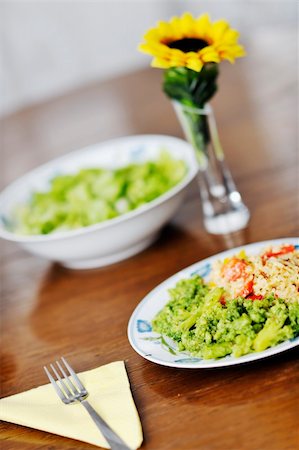 simsearch:400-05346545,k - healthy vegetarian vegetables and rice food in dish at kitchen Fotografie stock - Microstock e Abbonamento, Codice: 400-05217073