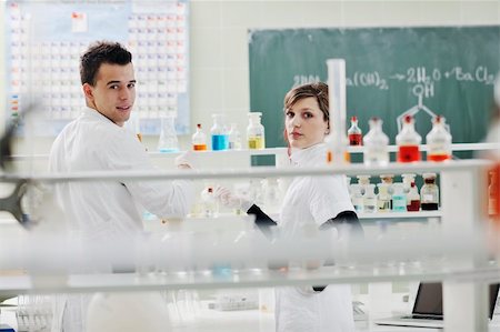simsearch:400-05218769,k - young students in bright lab Stock Photo - Budget Royalty-Free & Subscription, Code: 400-05218653