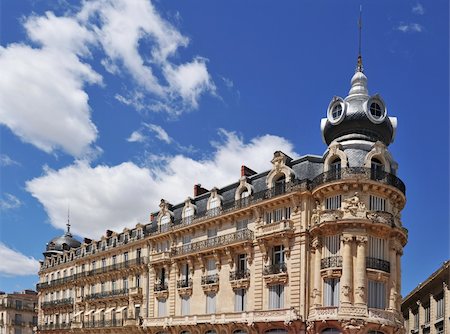 french architecture with Haussmann apartments in Montpellier, Languedoc Roussillon Foto de stock - Super Valor sin royalties y Suscripción, Código: 400-05219184