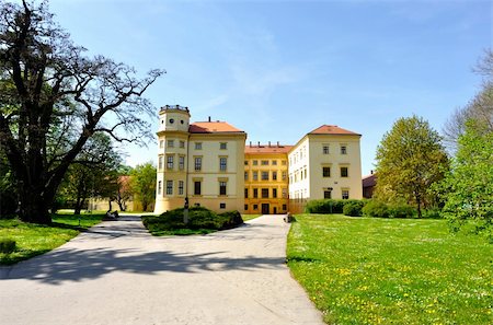 Czech castle in Straznice. Castle is seat of National institute of folk culture. Foto de stock - Royalty-Free Super Valor e Assinatura, Número: 400-05219915