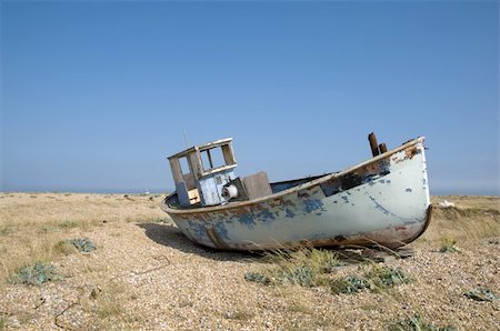 An old fishing boat on the beach at Dungeness Stock Photo - Budget Royalty-Free & Subscription, Code: 400-05210859