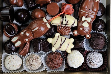 simsearch:400-05211796,k - luxury and sweet praline and chocolate decoration food close up Stock Photo - Budget Royalty-Free & Subscription, Code: 400-05211743