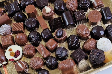 simsearch:400-05211809,k - luxury and sweet praline and chocolate decoration food close up Fotografie stock - Microstock e Abbonamento, Codice: 400-05211789