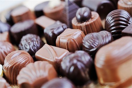 simsearch:400-05211809,k - luxury and sweet praline and chocolate decoration food close up Fotografie stock - Microstock e Abbonamento, Codice: 400-05211790