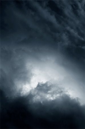 simsearch:400-05253942,k - Close up of rainy  clouds for background Photographie de stock - Aubaine LD & Abonnement, Code: 400-05212492