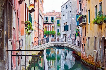 simsearch:400-05384275,k - A canal and old white bridge in Venice, Italy Stock Photo - Budget Royalty-Free & Subscription, Code: 400-05225630