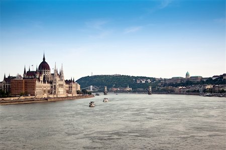 simsearch:400-05306574,k - Night lights in Budapest-Hungary Stock Photo - Budget Royalty-Free & Subscription, Code: 400-05228904