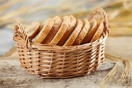 people eating bagels - bread Stock Photo - Budget Royalty-Free & Subscription, Code: 400-05229285