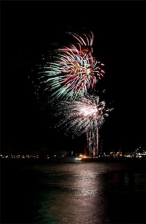 parties boats - Red and green fireworks on the river with reflection in the water Stock Photo - Budget Royalty-Free & Subscription, Code: 400-05220052